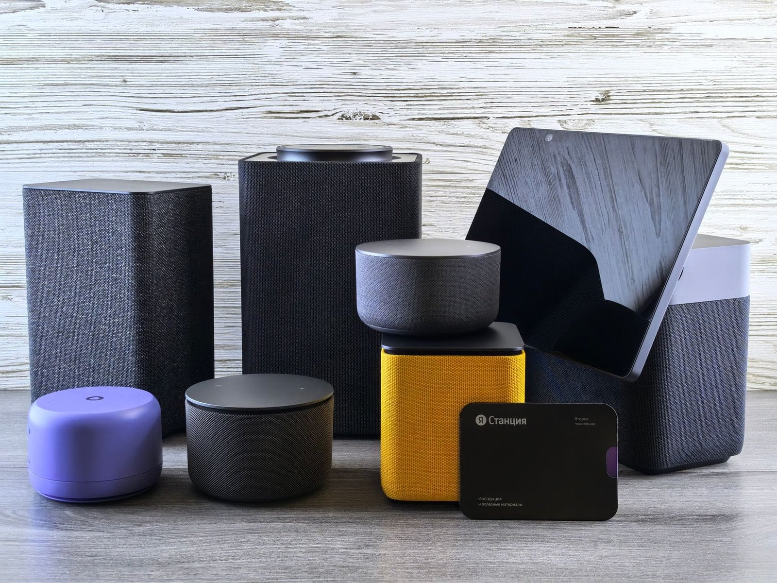 Smart Speakers vs Smart Displays: 2026 Comparison